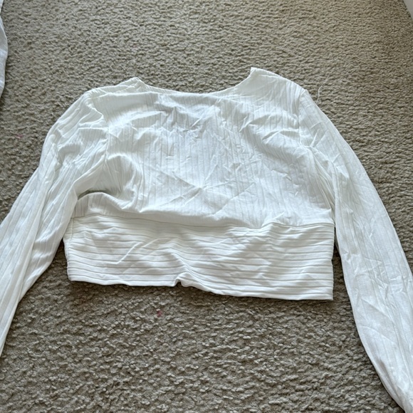 White crop top - Picture 2 of 2